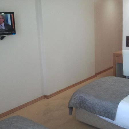Hotel Kocaman İzmir Bilik gambar