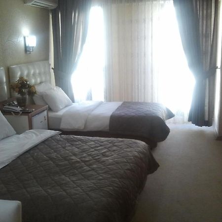 Hotel Kocaman İzmir Bilik gambar