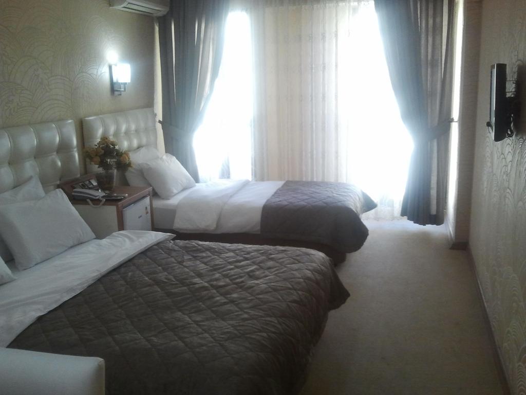 Hotel Kocaman İzmir Bilik gambar