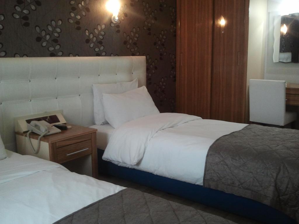 Hotel Kocaman İzmir Bilik gambar