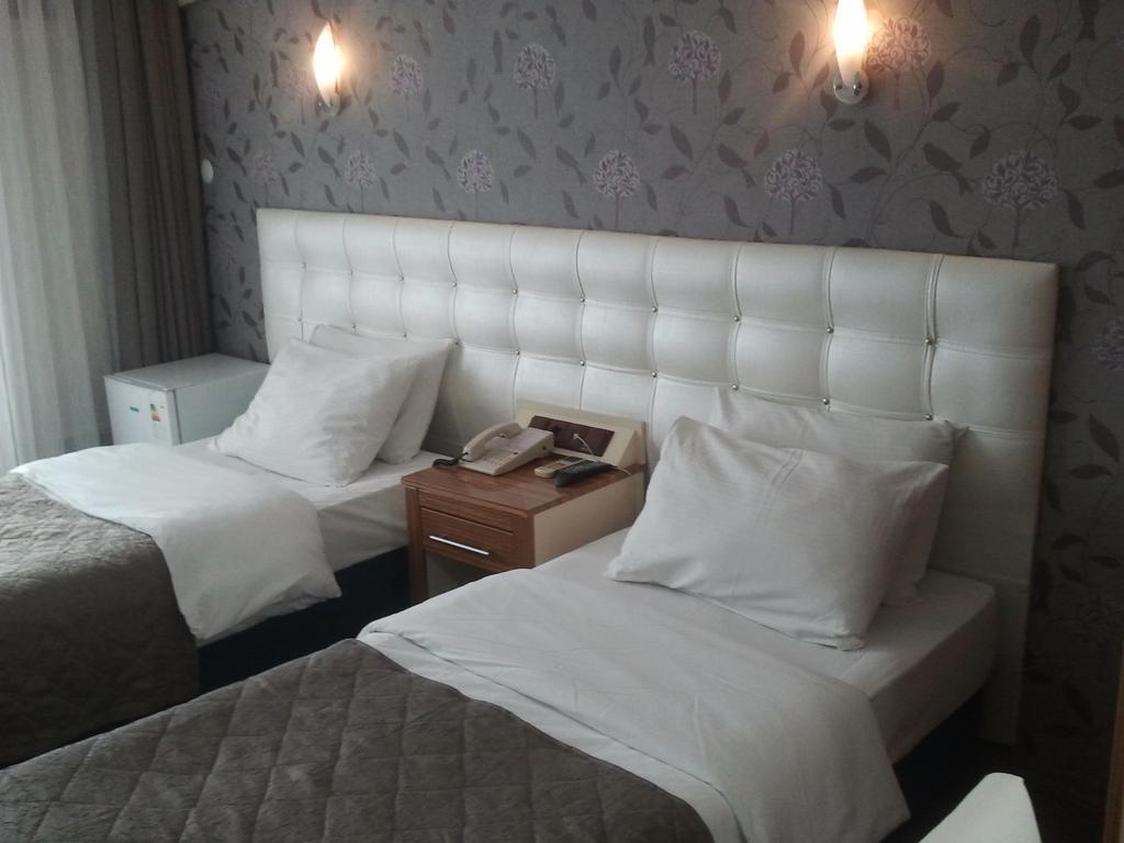 Hotel Kocaman İzmir Bilik gambar
