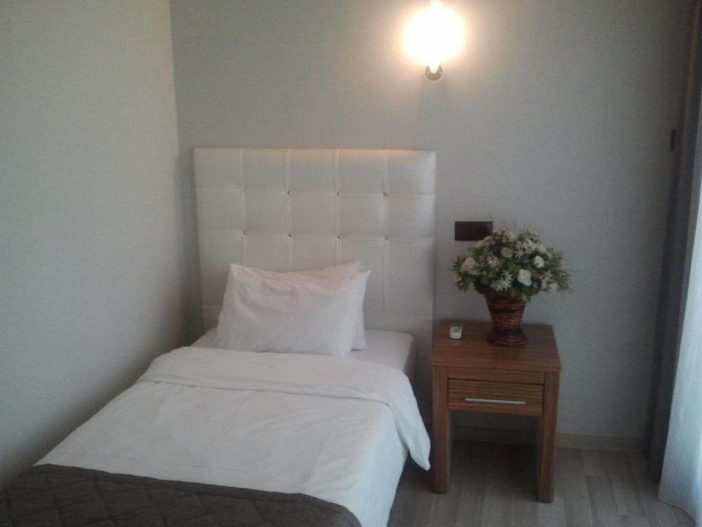 Hotel Kocaman İzmir Bilik gambar
