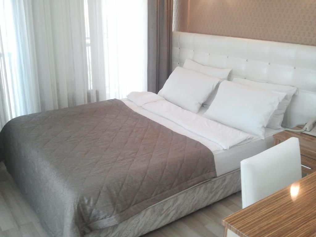 Hotel Kocaman İzmir Bilik gambar