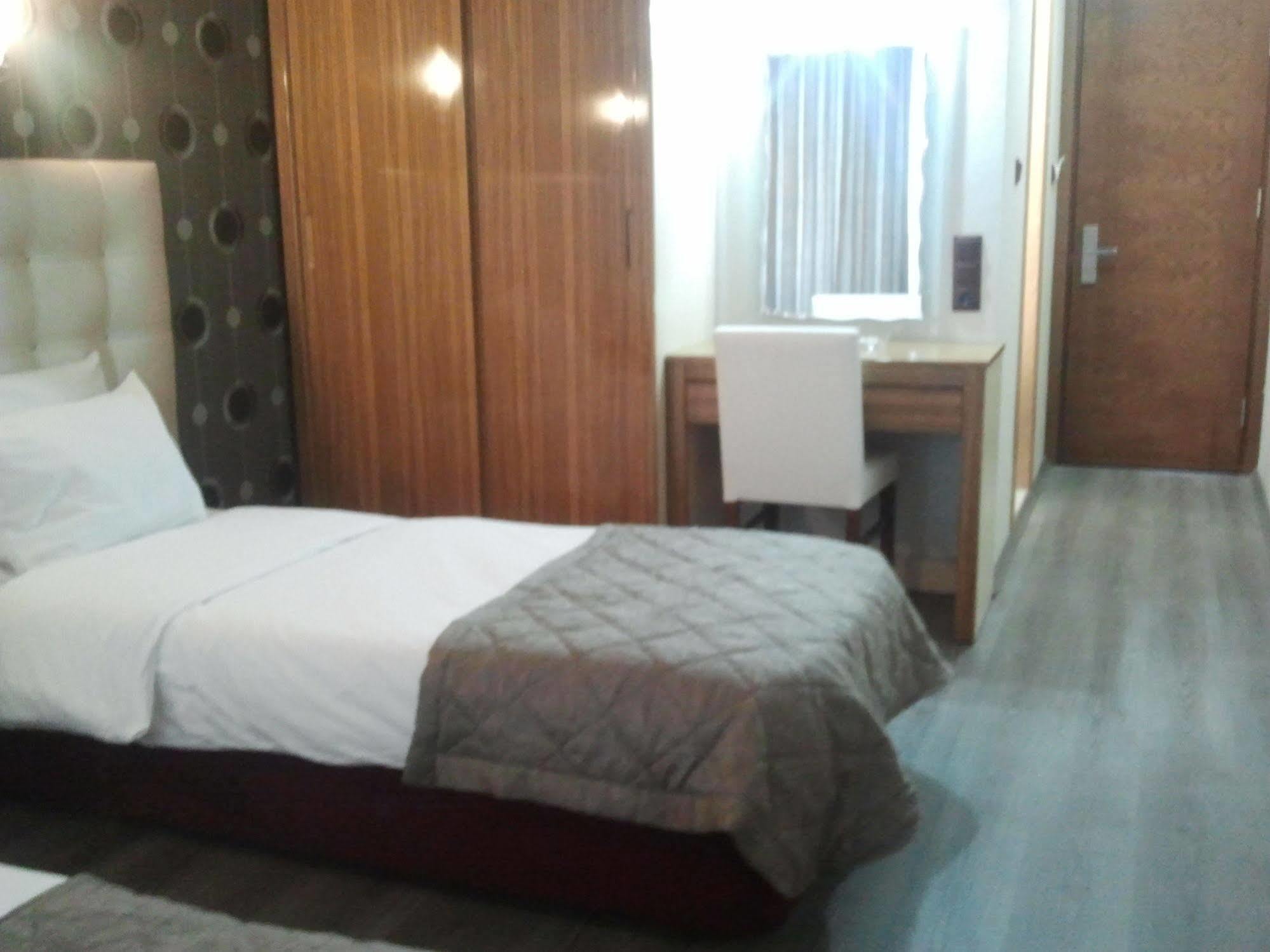 Hotel Kocaman İzmir Luaran gambar