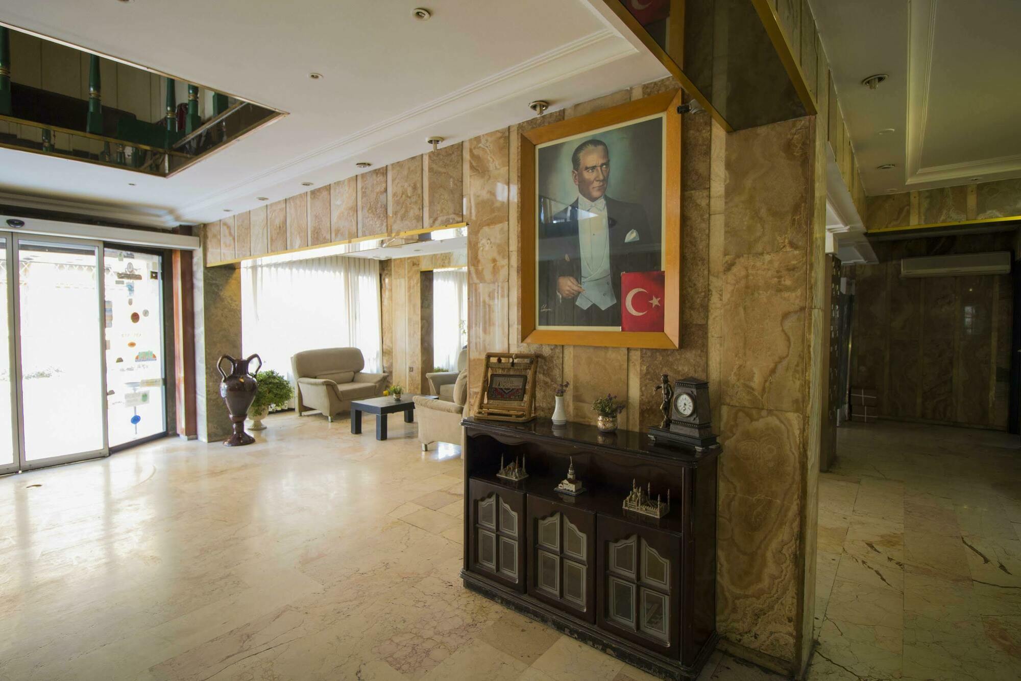 Hotel Kocaman İzmir Luaran gambar